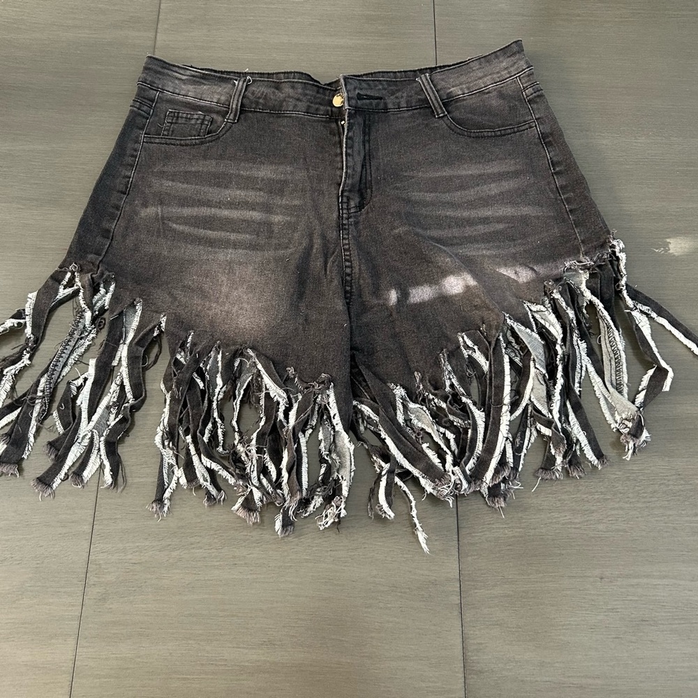 Brand new women’s high wasted shorts. 4 pairs available.